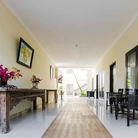 Hotel Reddoorz @ Poppies Lane 1 Kuta Lombok Exterior foto