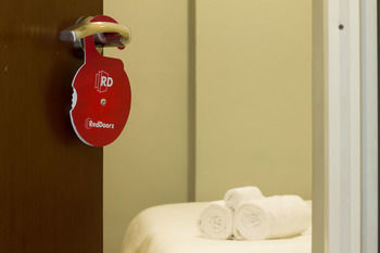Hotel Reddoorz @ Poppies Lane 1 Kuta Lombok Exterior foto