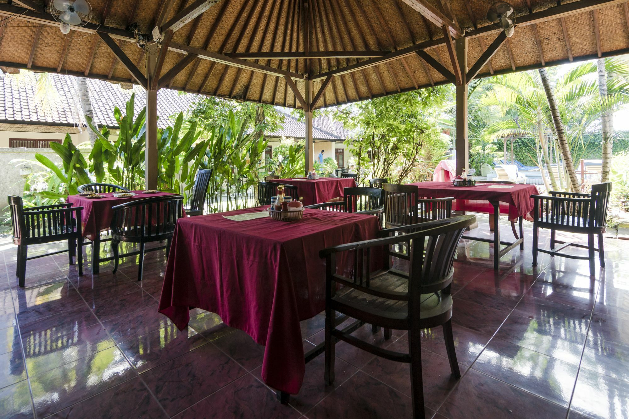 Hotel Reddoorz @ Poppies Lane 1 Kuta Lombok Exterior foto